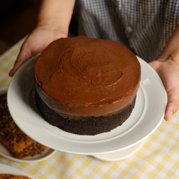 Spiced Chocolate Cake with Chocolate Praline Cream