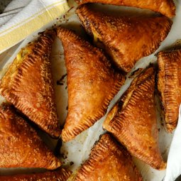 Apples & Cream Hand Pie