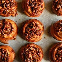 Sticky Banana Pecan Bun