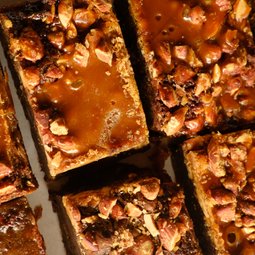 Dark Chocolate Brownie with Caramelised Almonds