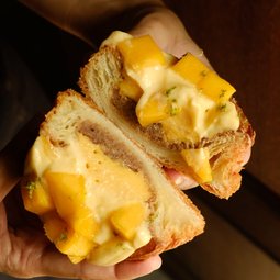 Mango Cloud Danish