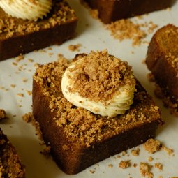 Earl Grey Cake with Cream Cheese Frosting