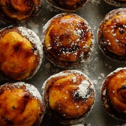 Creme Brulee Swirly Bun